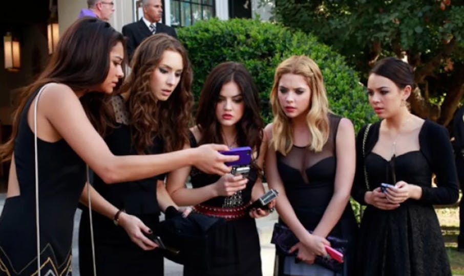 This Is What Fans Had To Say About The Pretty Little Liars Finale Entertainment Heat